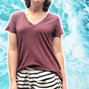 Paint-Stained Madewell Whisper Cotton Essential V-Neck Tee in Dusty Burgundy